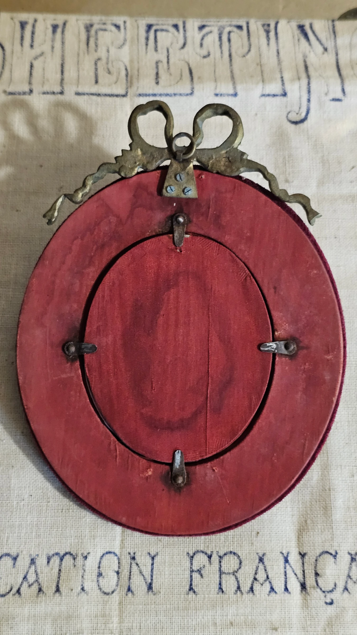 Old velvet frame iron earth plate Fontanges – photo 7